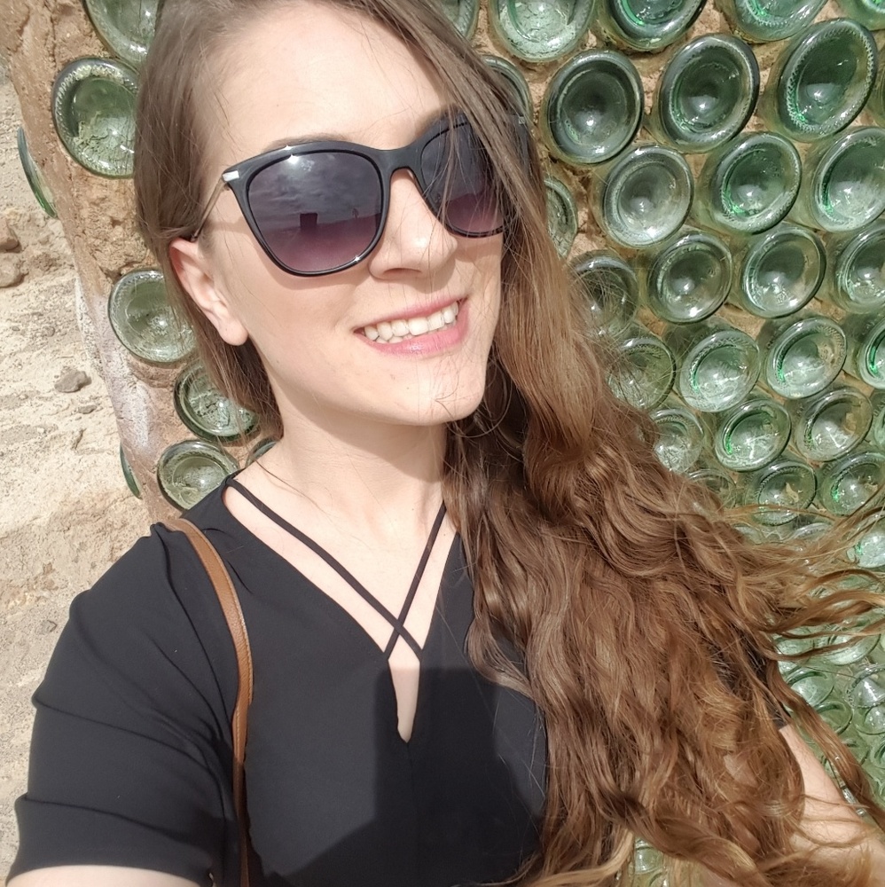 Meet your Posher, Angela